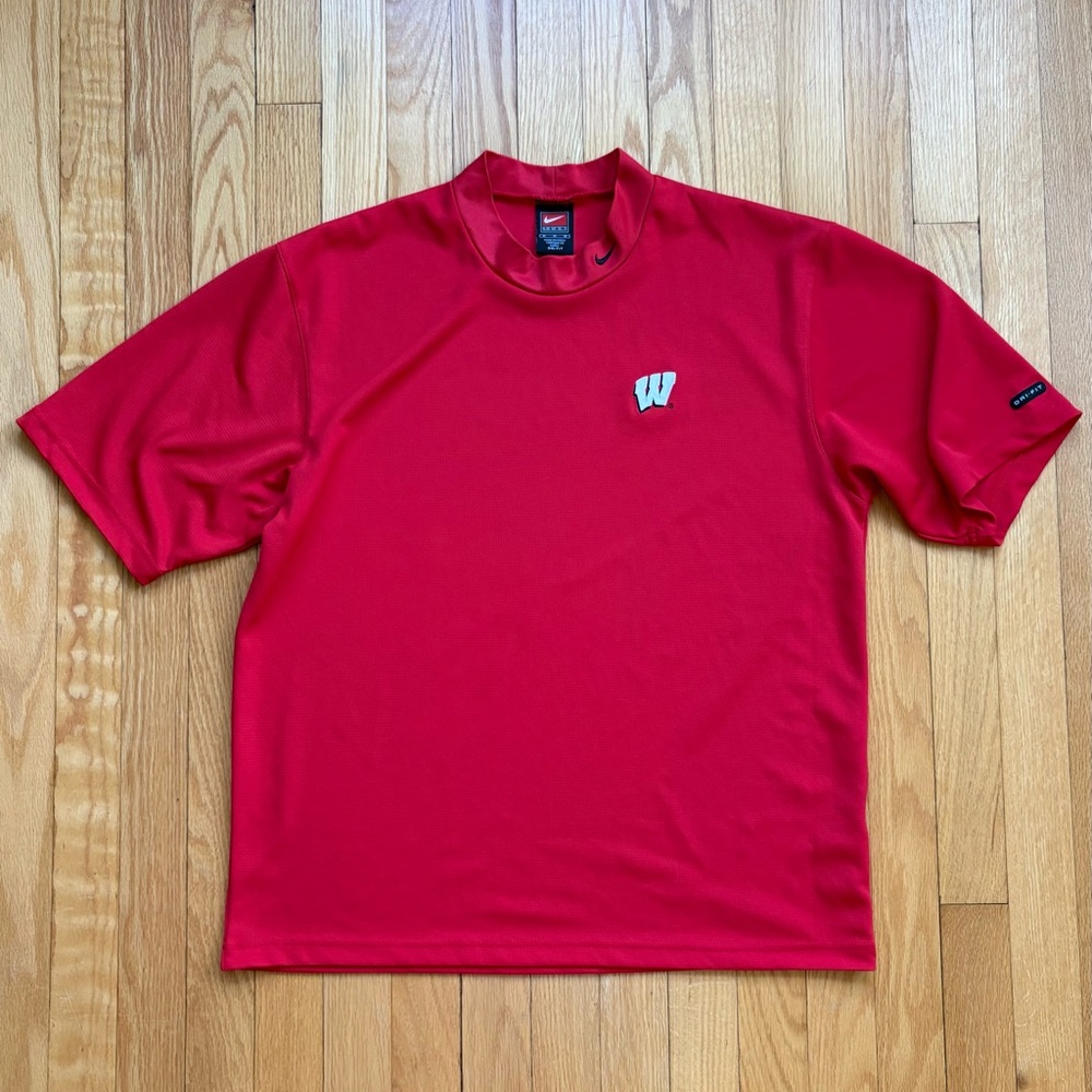 Vintage Wisconsin Badgers Men’s Nike Dri-Fit Mockneck T-Shirt Medium Red Solid
